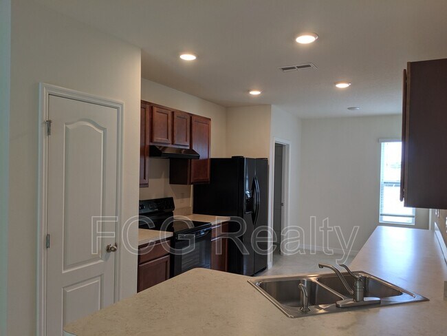 Building Photo - 3369 Wellborn Dr