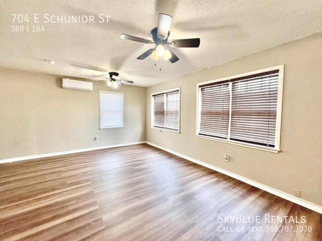 Building Photo - 704 E Schunior St