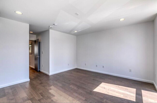 Foto del edificio - 641 W Oxford St