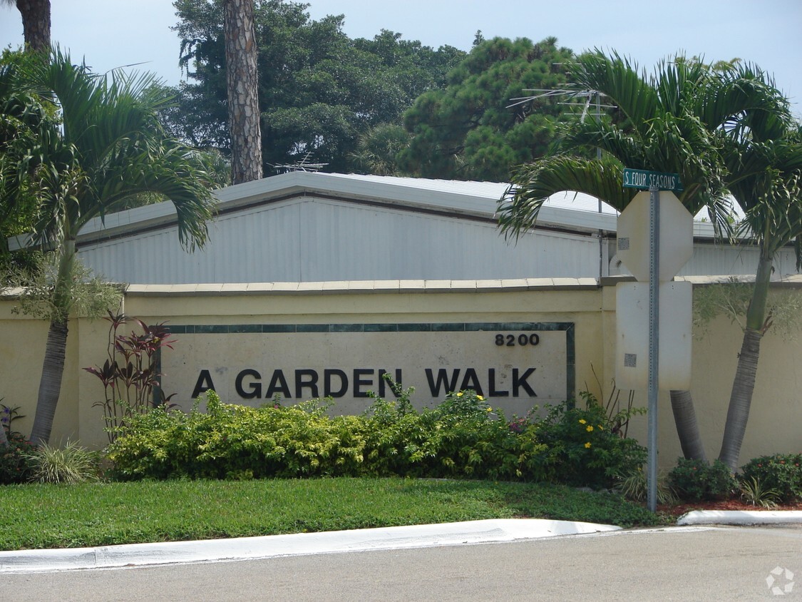 Foto del edificio - Garden Walk