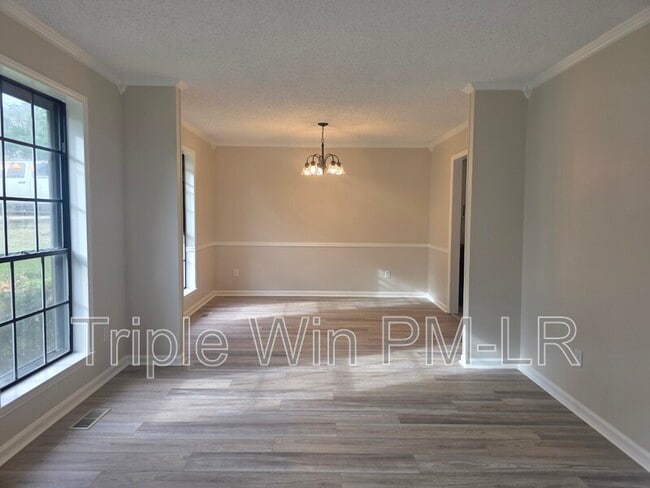 Building Photo - 12320 Shawnee Forest Dr