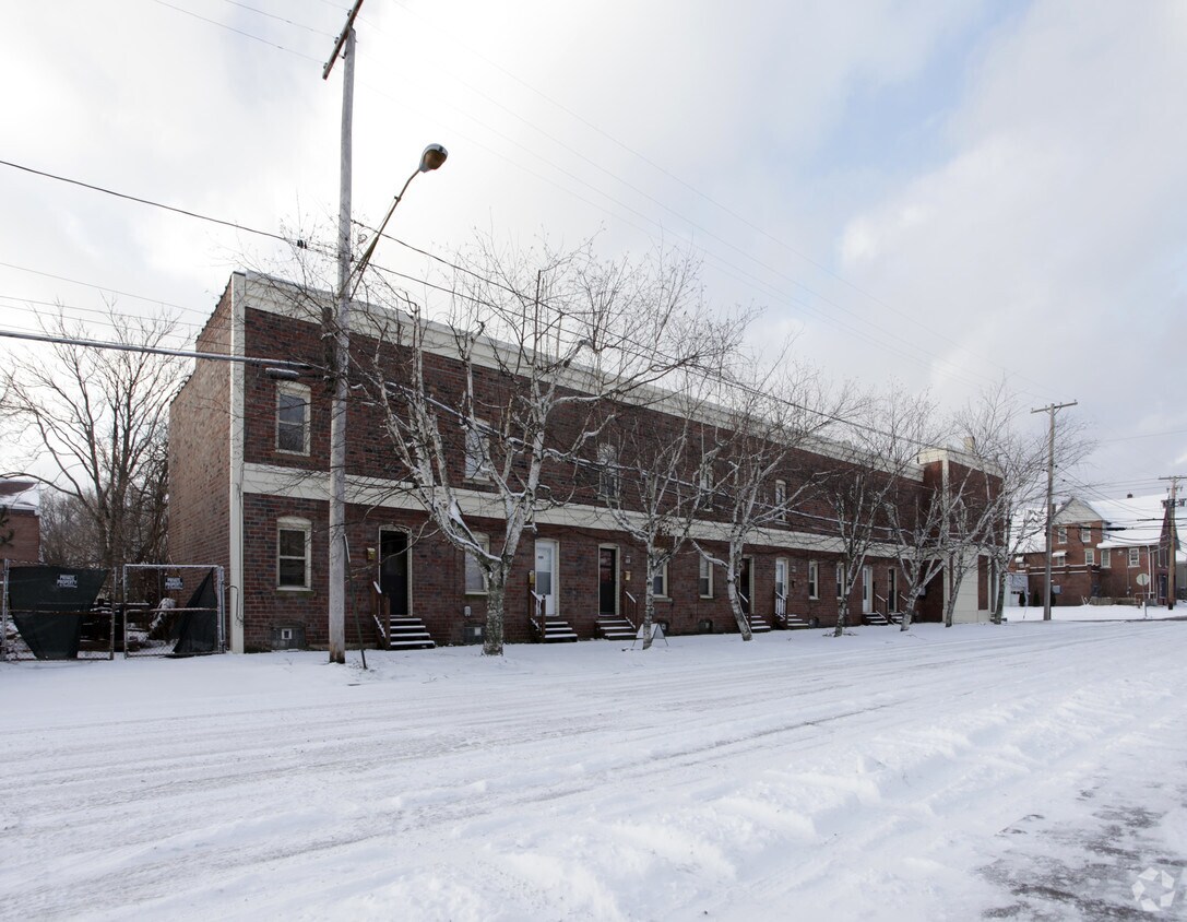 Foto del edificio - 878 W Tuscarawas Ave
