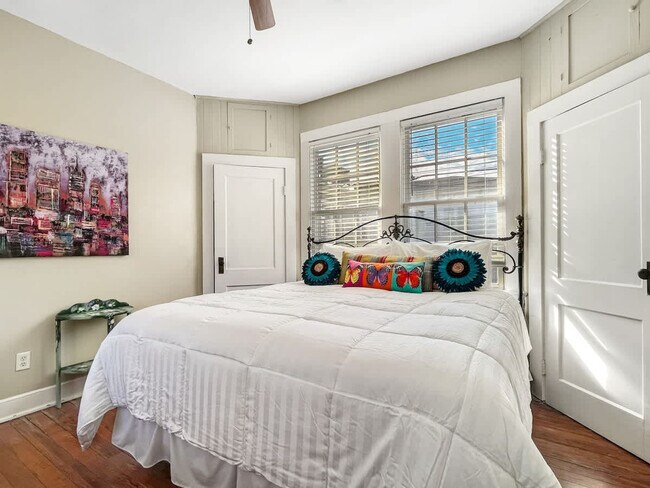 Foto del edificio - 209 W Bolton St