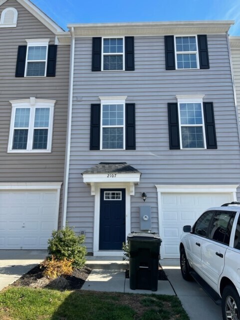 Primary Photo - 2107 Elm Tree Ct