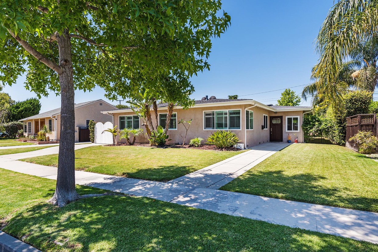 Foto principal - 5825 E Garford St