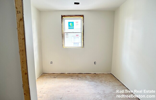 Building Photo - 47 Brackett St