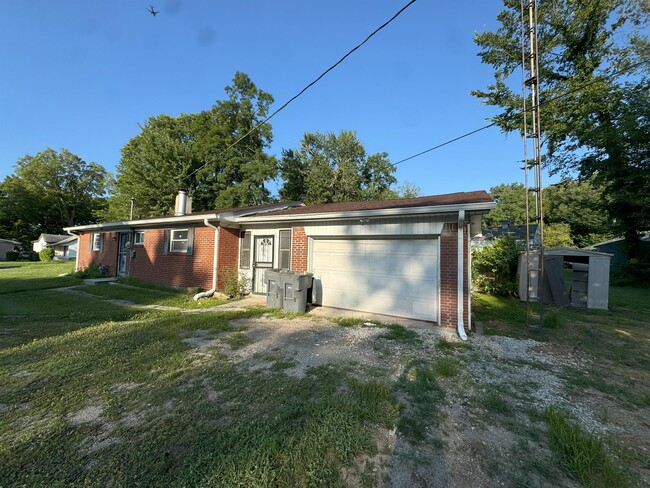 Building Photo - 1154 W 37th St