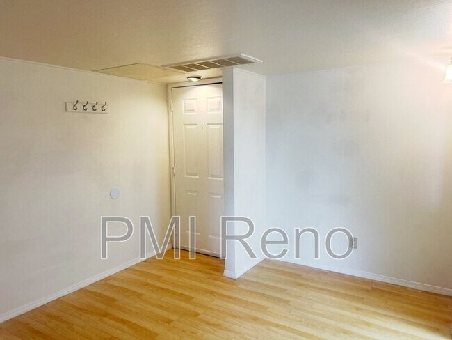 Building Photo - 2555 Clear Acre Ln