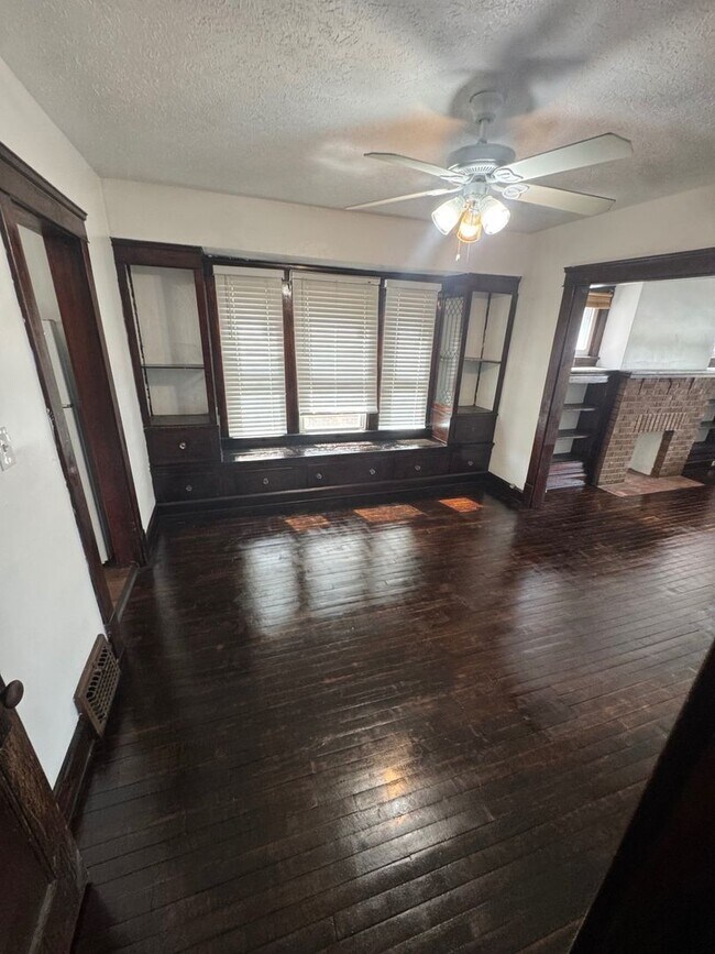 Foto del edificio - 2217 W 105th St