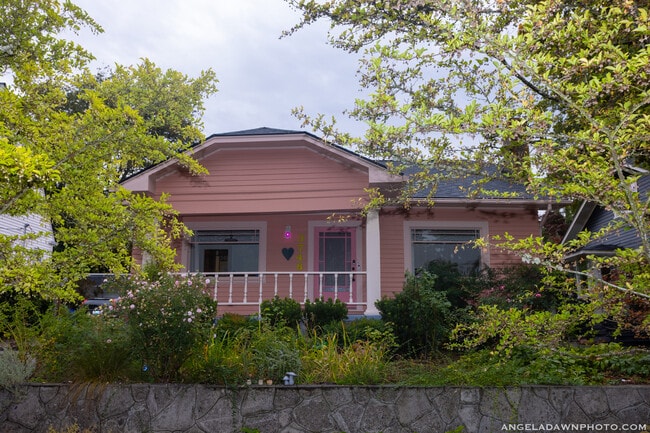 Building Photo - 3748 NE 23rd Ave