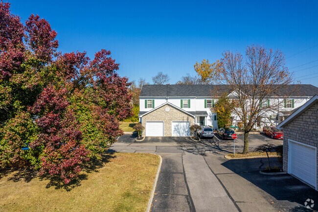 Building Photo - 4680 Parrau Dr