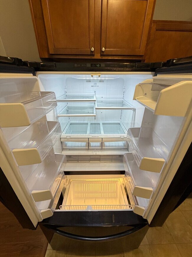 Foto del edificio - Comfort, Convenience & Location — 3-Bedroom Ankeny Condo