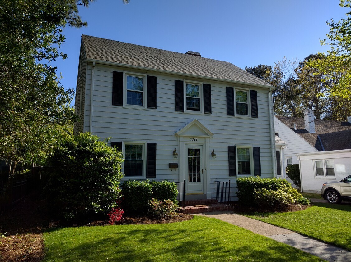 Primary Photo - 1339 Monterey Ave