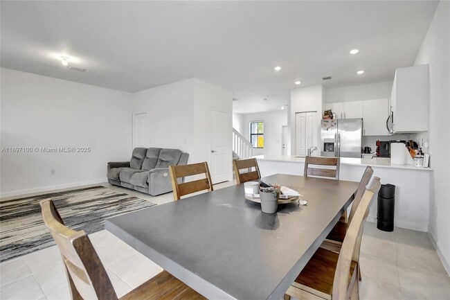 Foto del edificio - 20492 NW 4th Ave