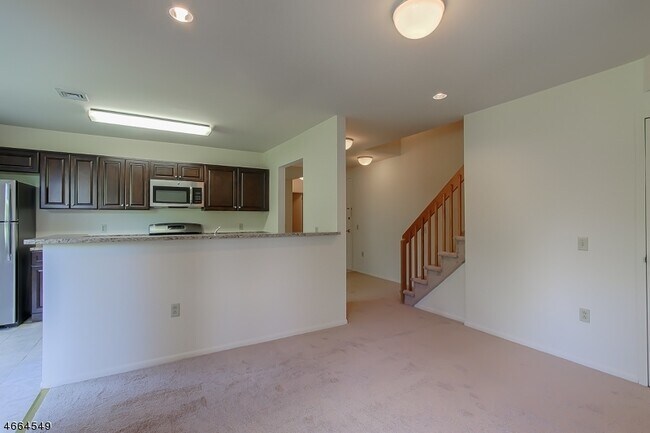 Building Photo - 1000 Gates Ct