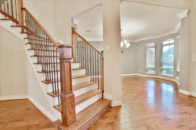 Building Photo - 2403 Haven Hill Dr