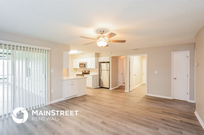 Building Photo - 3151 Valley High Dr