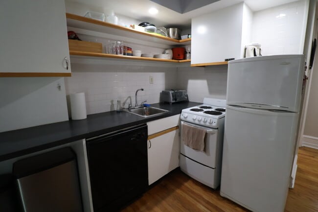 Building Photo - 280 S 23rd St