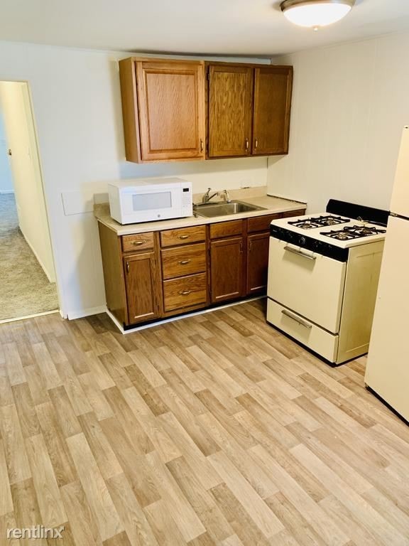 Building Photo - 1 br, 1 bath Apartment - 837 W 36th St