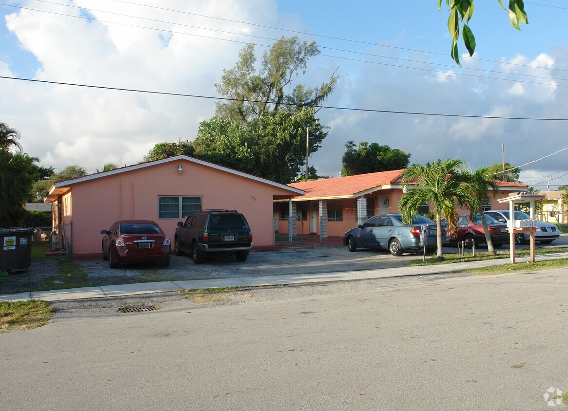 Foto del edificio - 1270 NE 111th St