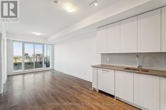 Building Photo - 297-1297 Oak Walk Dr