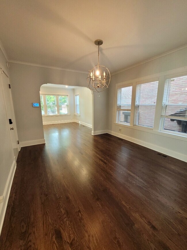 Foto del edificio - 6113 N Karlov Ave