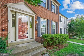 Building Photo - 7930 Bubbling Brook Cir