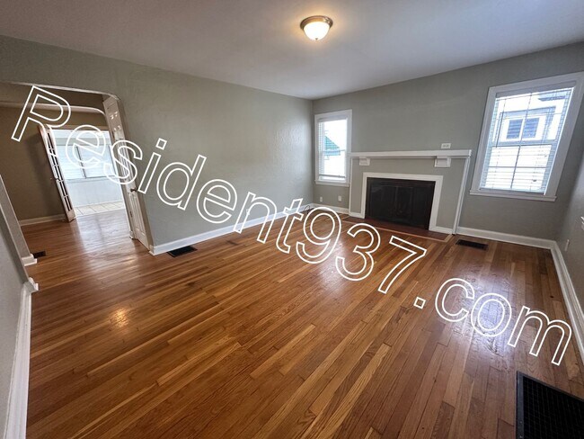 Building Photo - 3 Bed 1 Bath Home