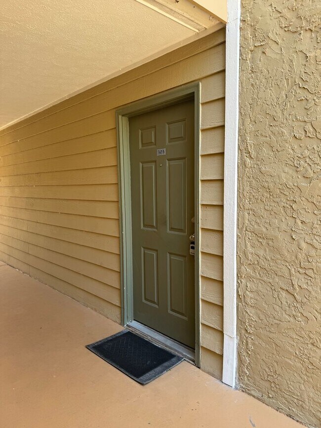 Foto del edificio - 9481 Highland Oak Dr