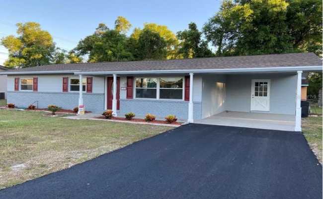 Building Photo - 3804 SW 22nd St