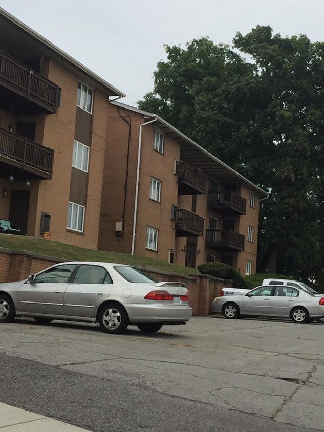 1509 Pennsylvania Ave, Weirton, WV 26062 Apartments in Weirton, WV