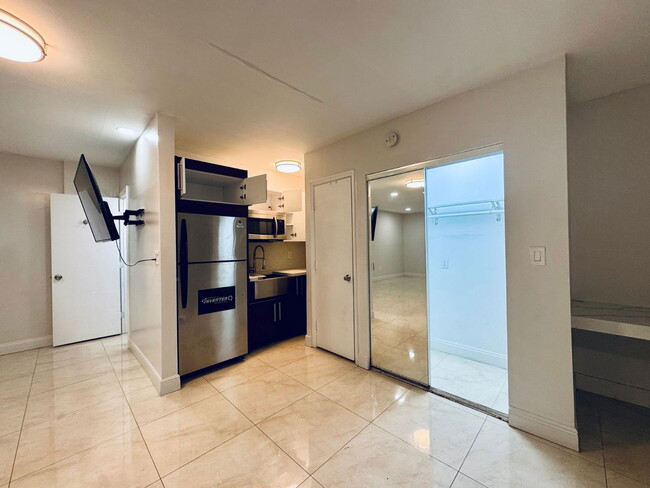 Building Photo - 541 Deer Run