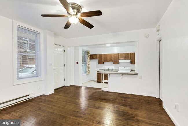 Foto del edificio - 600 E Girard Ave