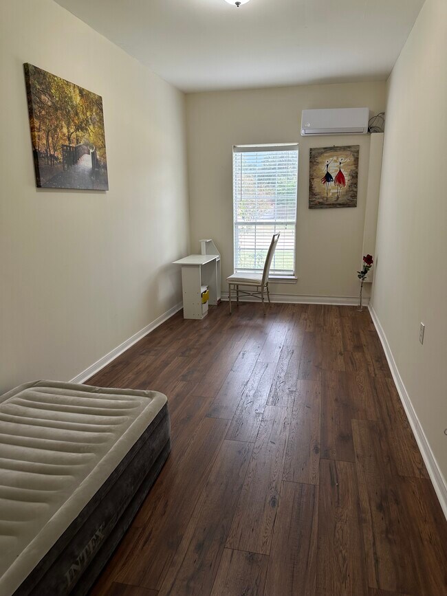 Room 2 - 1607 Dominik Dr