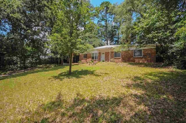 Building Photo - 1614 Sequoia Dr