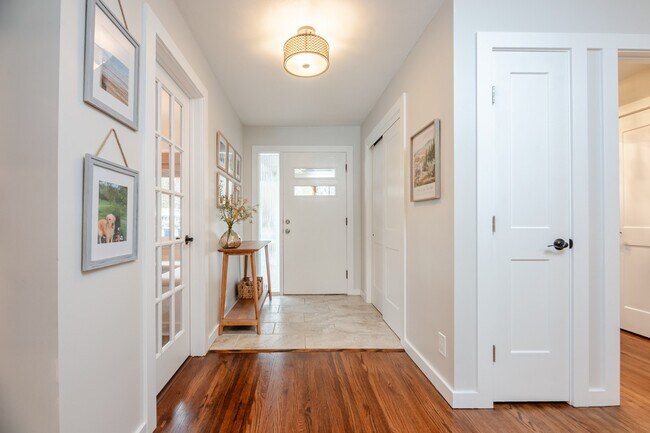 Foto del edificio - 245 Birch Ln