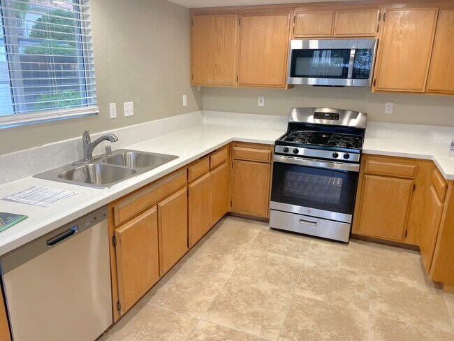 Building Photo - 29070 Garden Crescent Cir