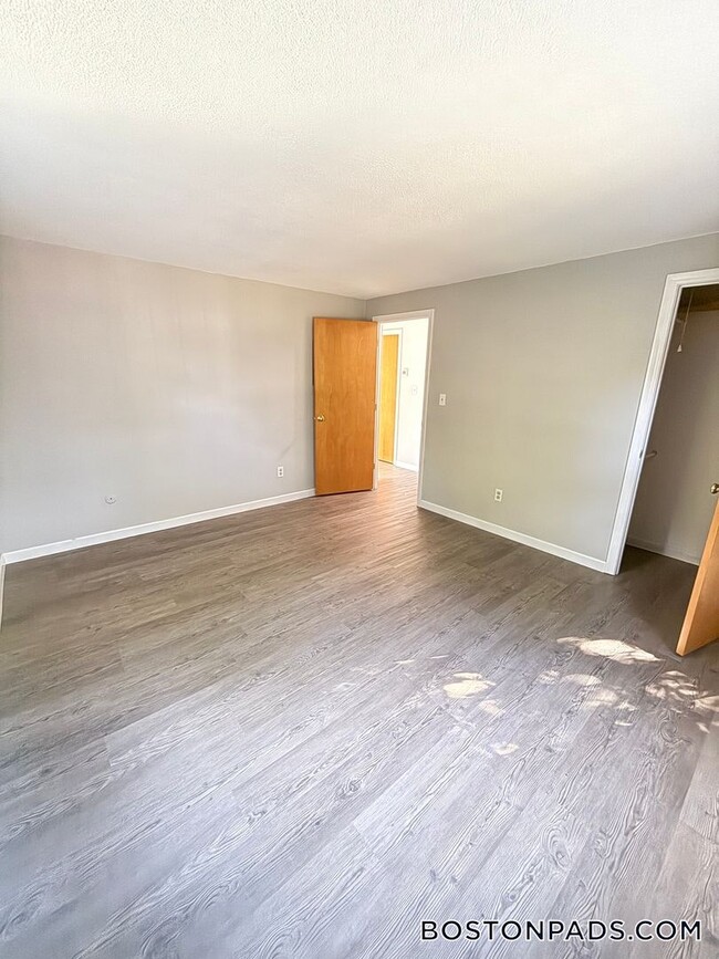 Building Photo - 53 Ridgewood Ln