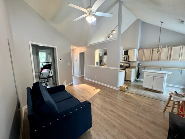 Foto del edificio - 624 Sadler Glen Dr