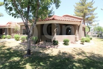 Building Photo - 2929 W Yorkshire Dr