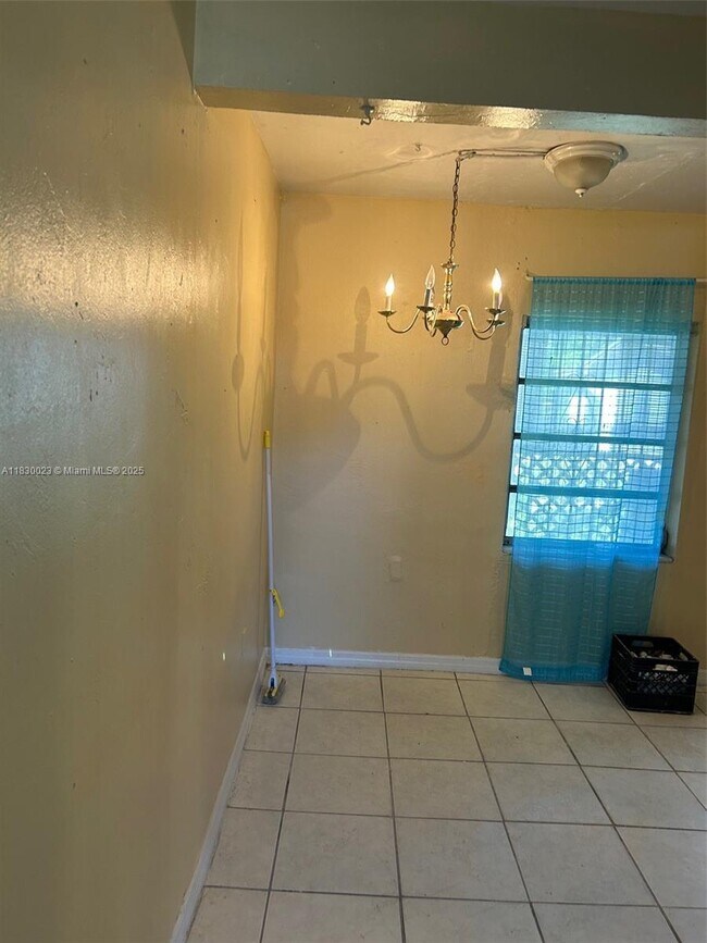 Foto del edificio - 9900 NW 10th Ave