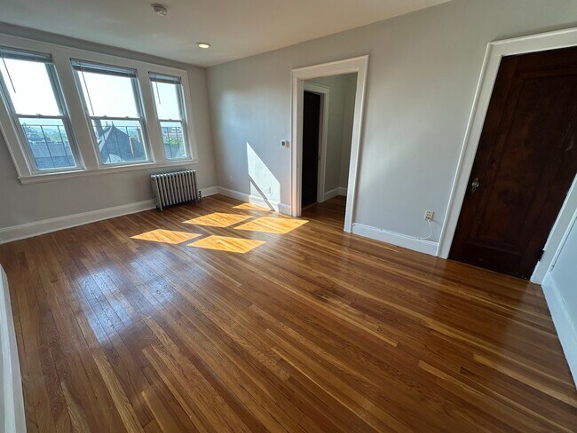 Building Photo - 130 Highland Ave