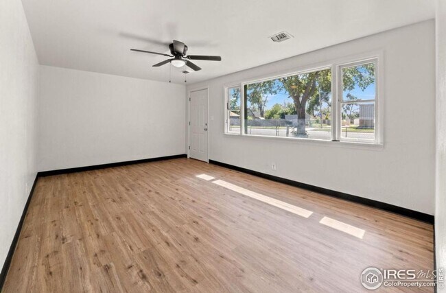 Foto del edificio - Fort Morgan Tri-plex