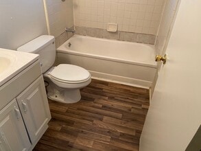 Building Photo - 7904 Loucreta Dr