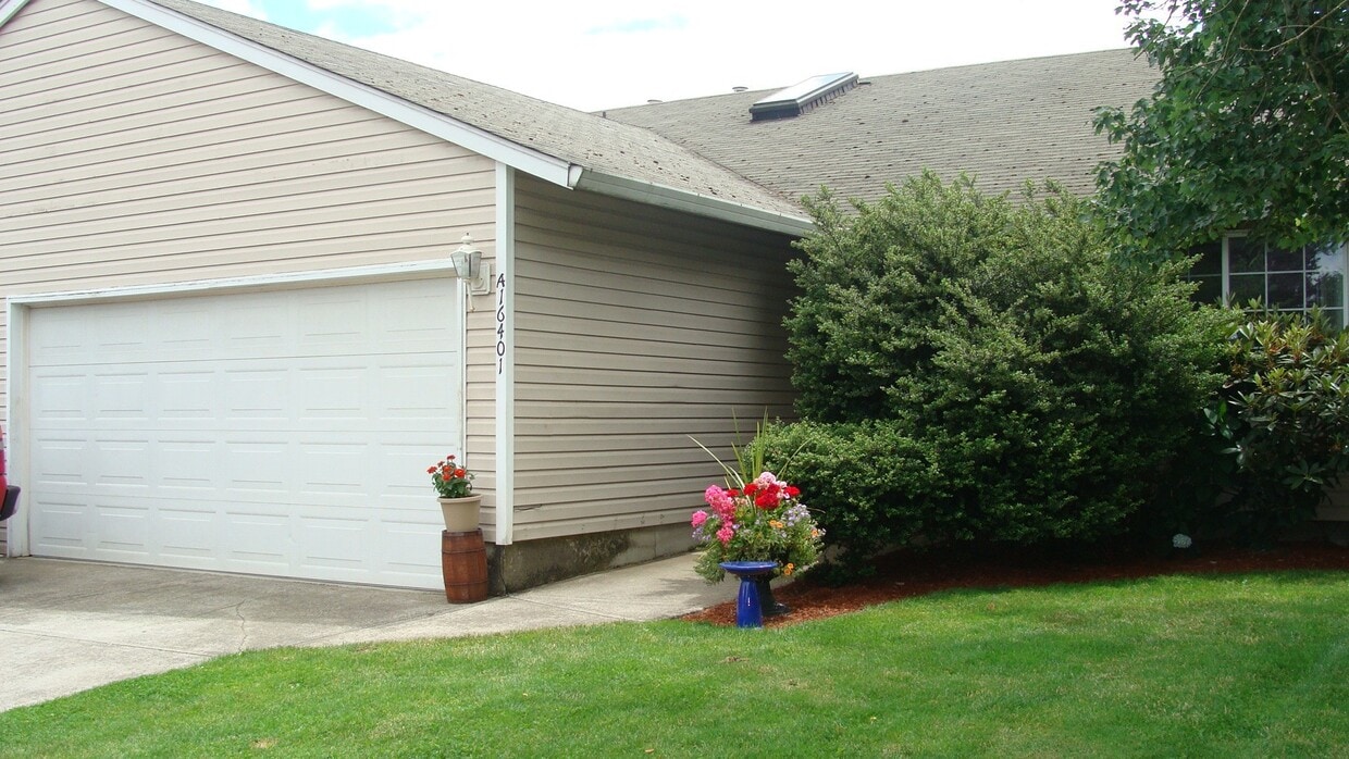 Building Photo - WeakleyG 16401