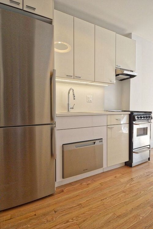 Foto del edificio - 351 E 9th St