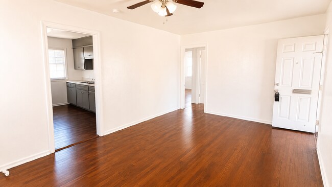 Foto del edificio - 2-Bed, 1- Bath Brick Home For Rent