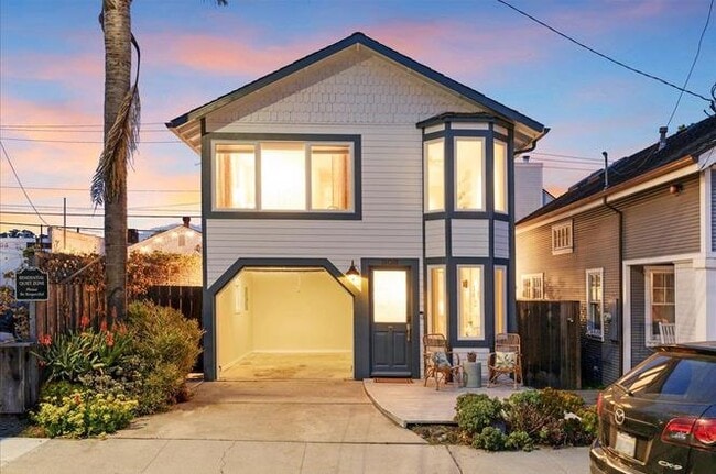 Building Photo - 308 Cypress Ave