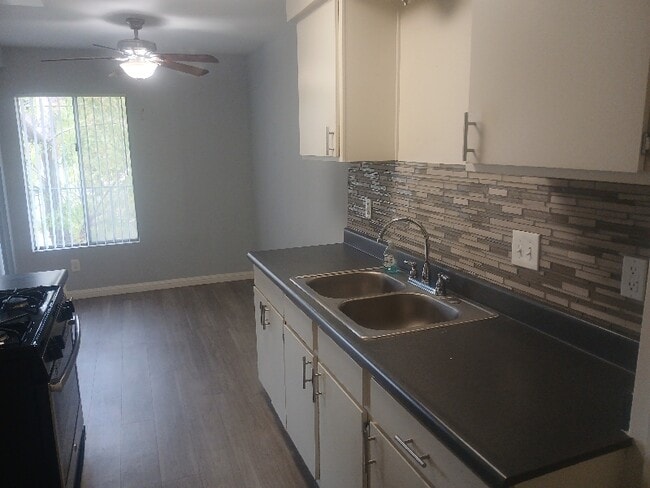 Building Photo - 27325 Camp Plenty Rd