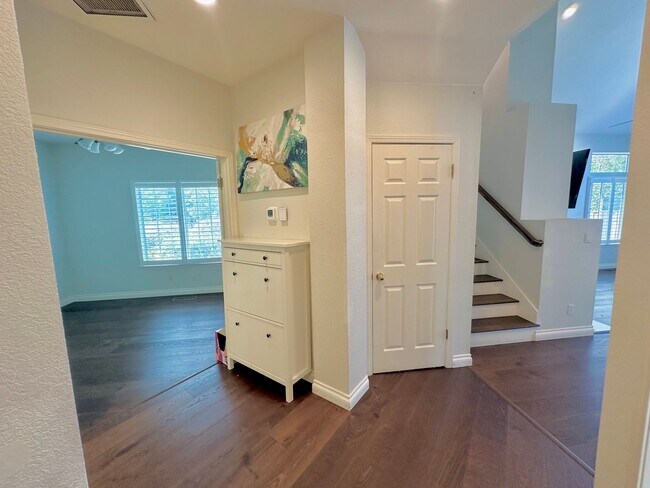 Foto del edificio - Cozy 3bd/3ba Townhouse Available for Rent!!!